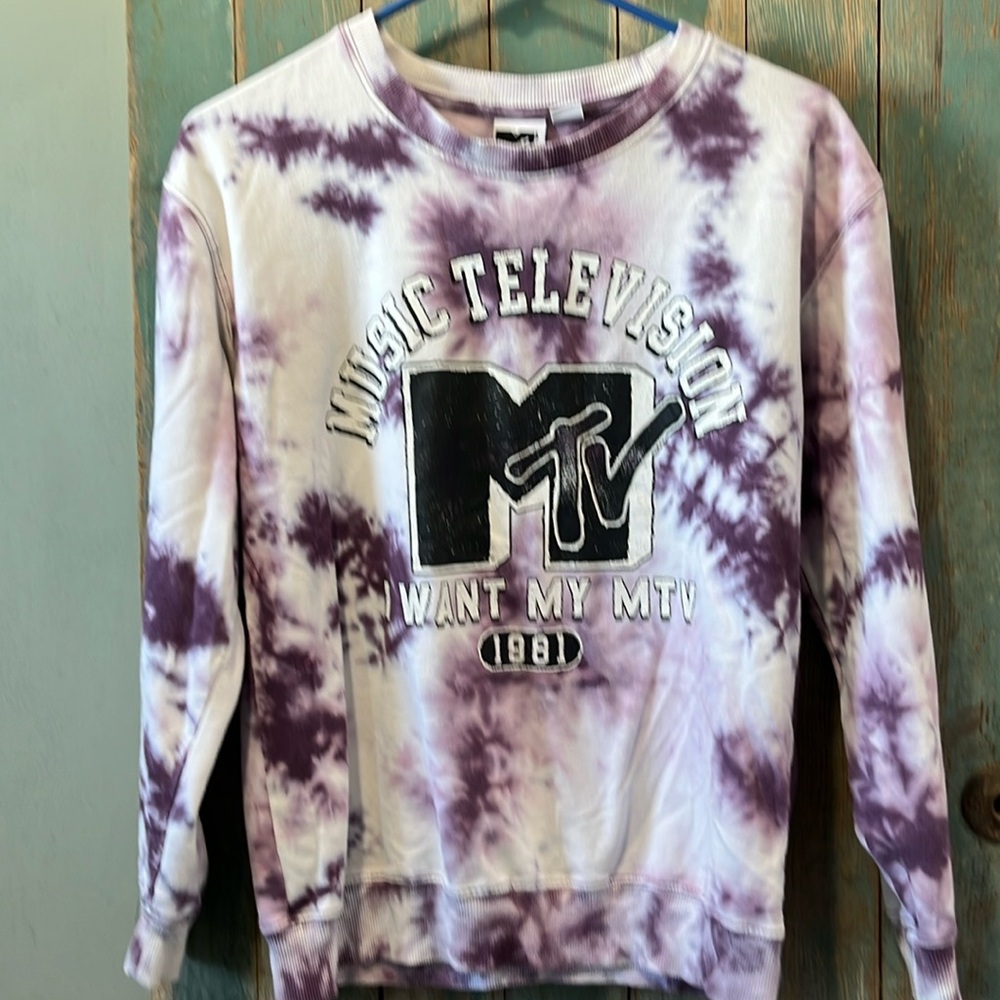 MTV women’s medium purple tie dye long sleeve I Want My MTV sweatshirt